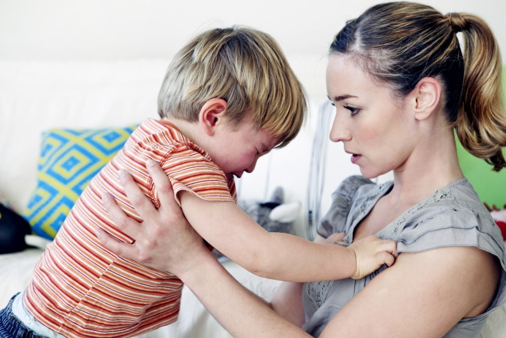 ¿Qué debo hacer ante los berrinches de mi hijo?