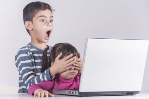 ¿Cómo educar a un niño en la era de internet?